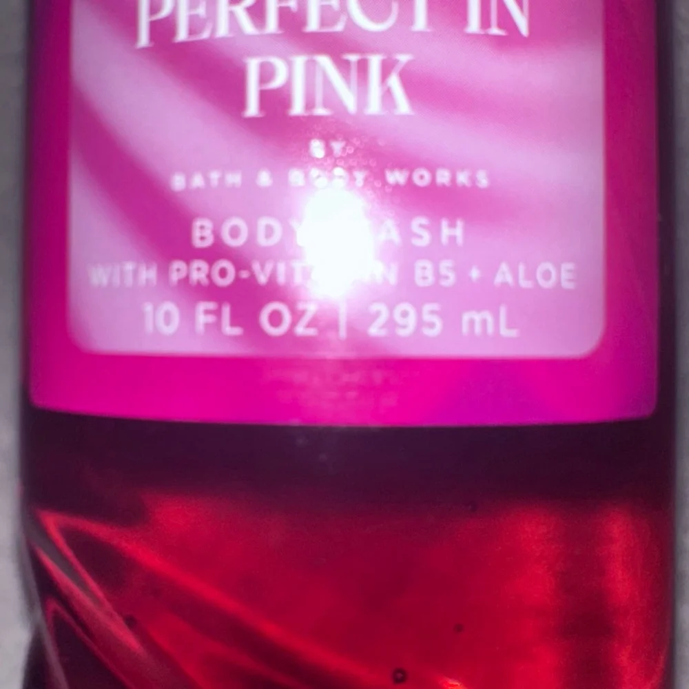 New Bath & Body Works Perfect In Pink Body Wash W/Vitamin B5 & Aloe 10Oz Bottle